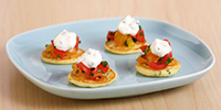 Blini citron tomates, saumon et ciboulette